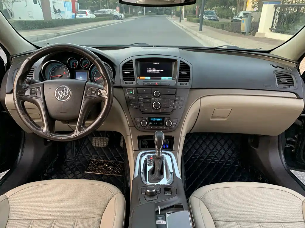 BUICK REGAL 2010