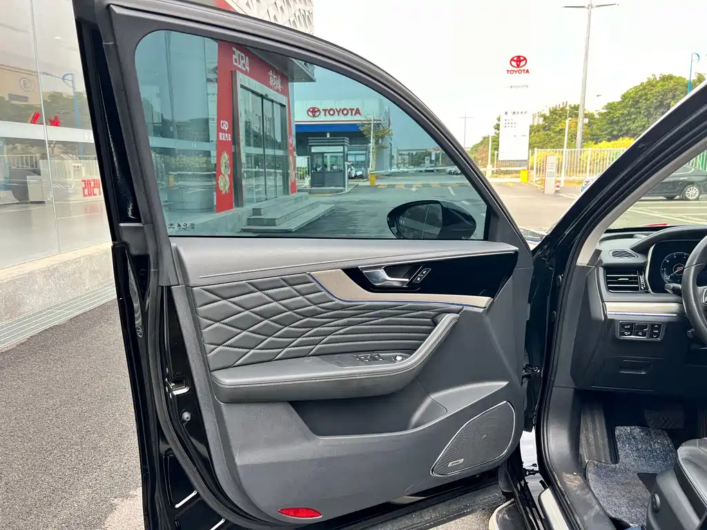 HONGQI HS5 2022