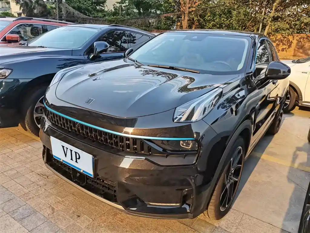 LYNK&CO 05 2022