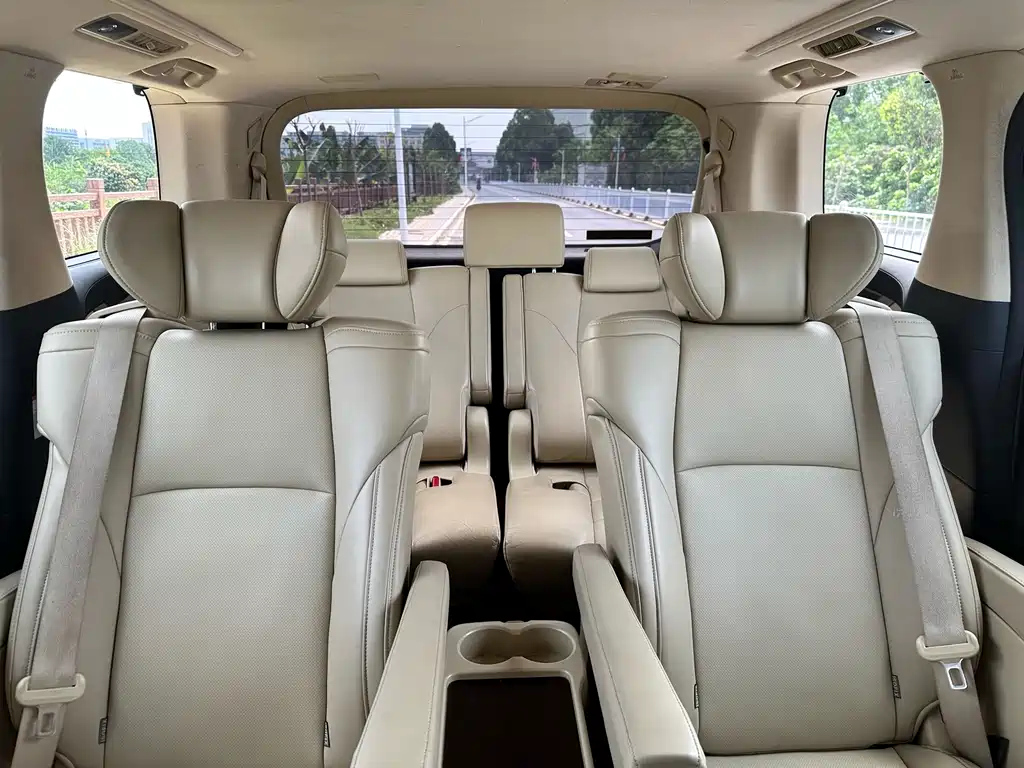 TOYOTA ALPHARD 2018
