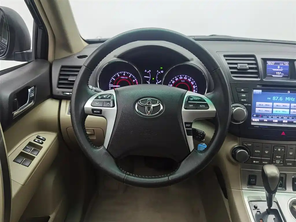 TOYOTA HIGHLANDER 2015