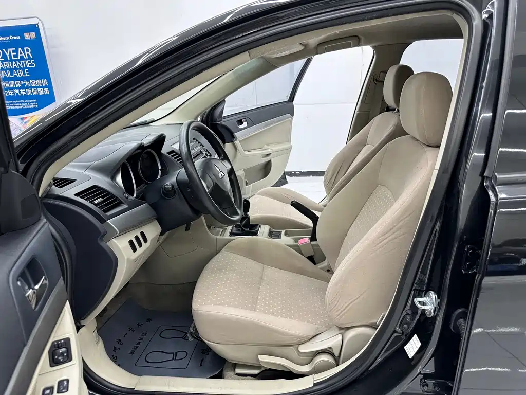 MITSUBISHI LANCER EX 2011