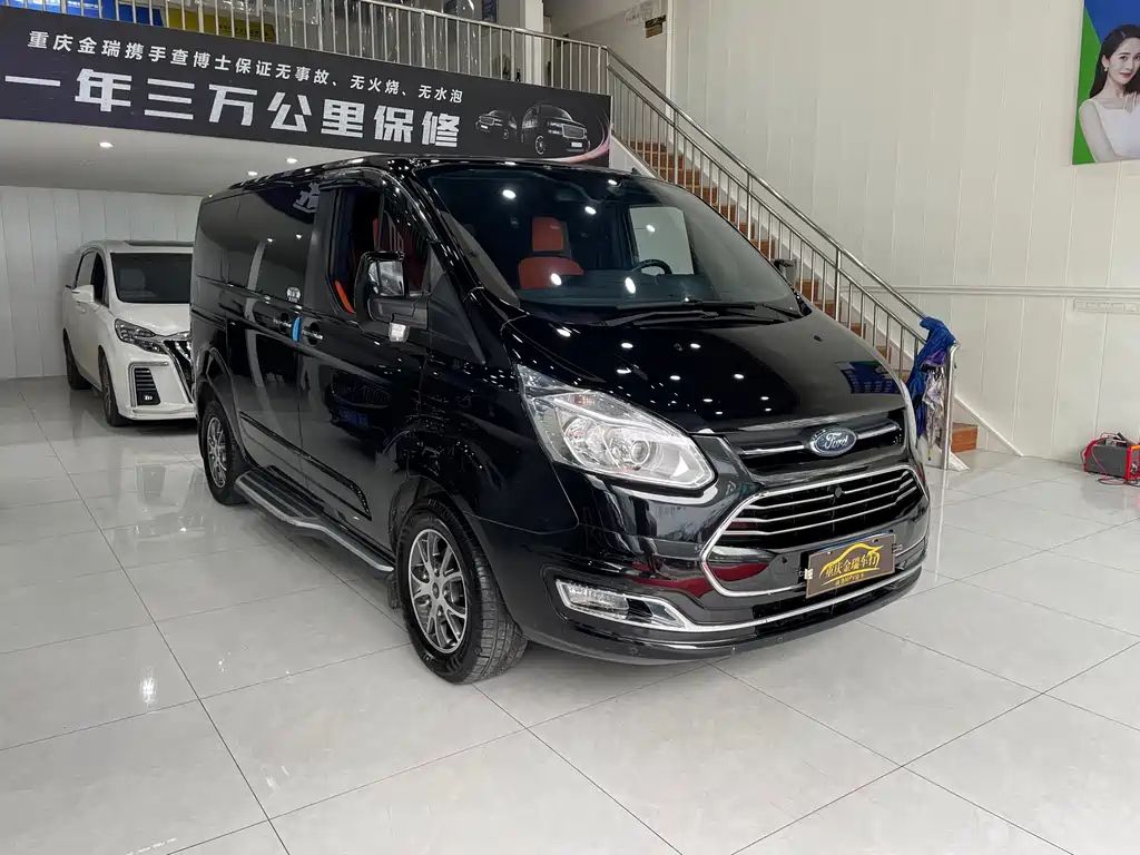 FORD TOUREO 2021