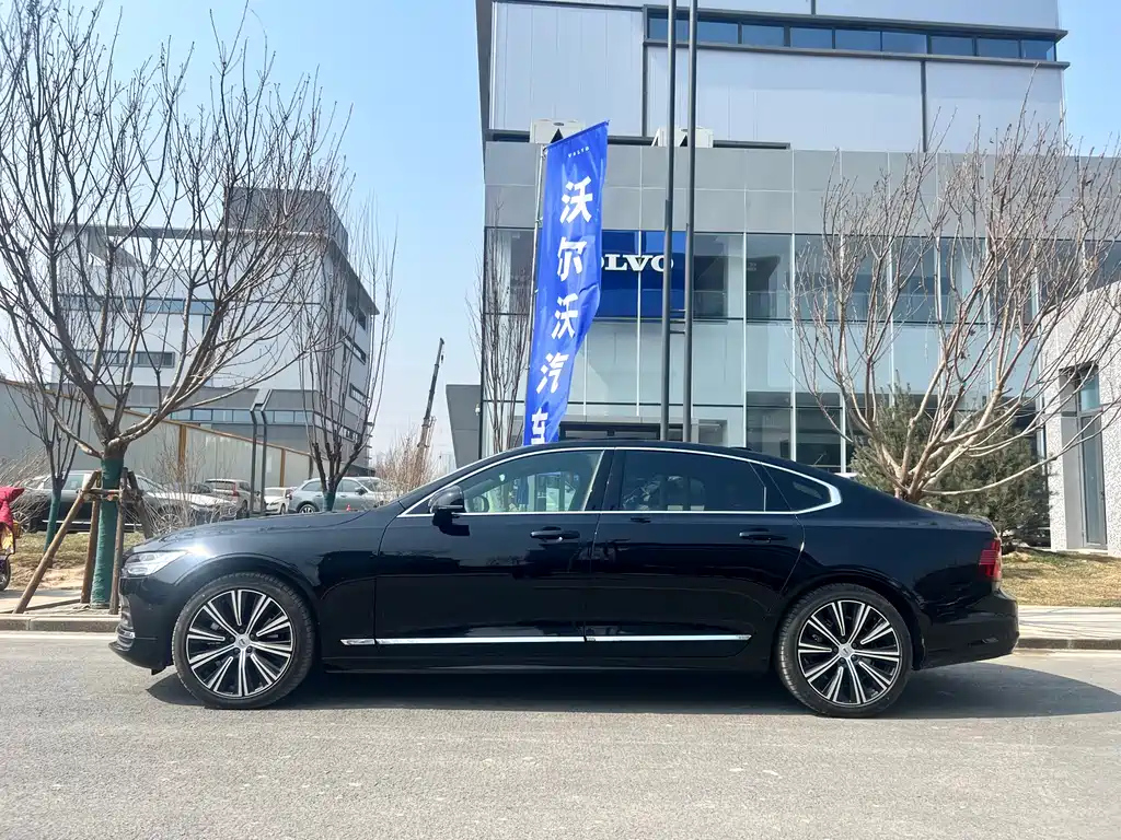 VOLVO S90 2024