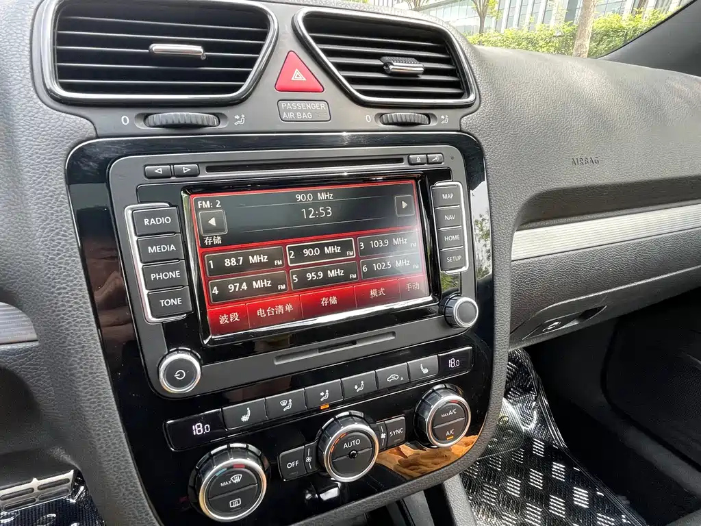 VOLKSWAGEN SCIROCCO 2014