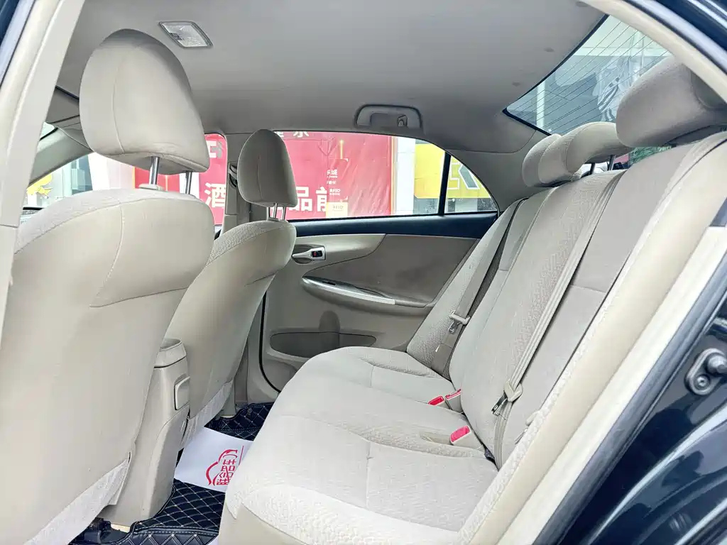 TOYOTA COROLLA 2011