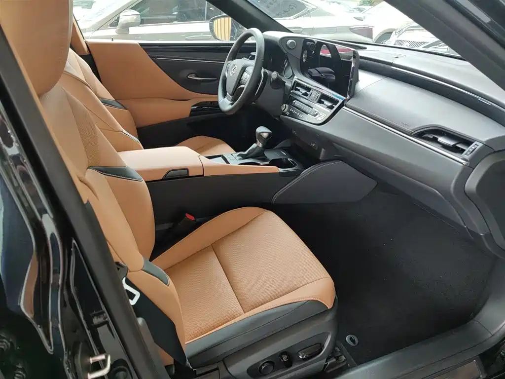 LEXUS ES 2024