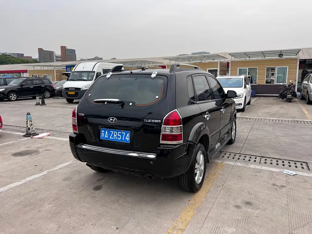 HYUNDAI TUCSON 2011