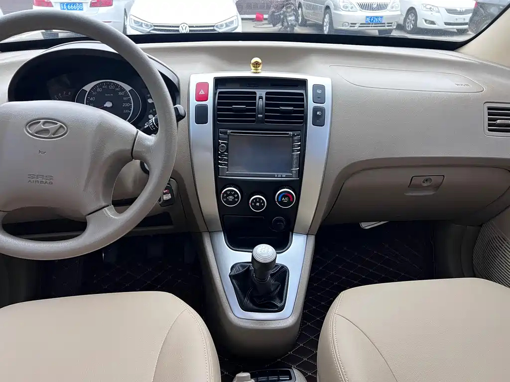 HYUNDAI TUCSON 2011