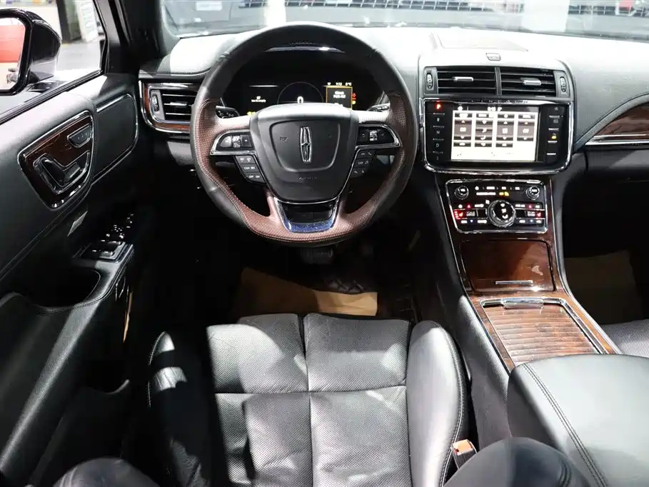 LINCOLN CONTINENTAL 2019