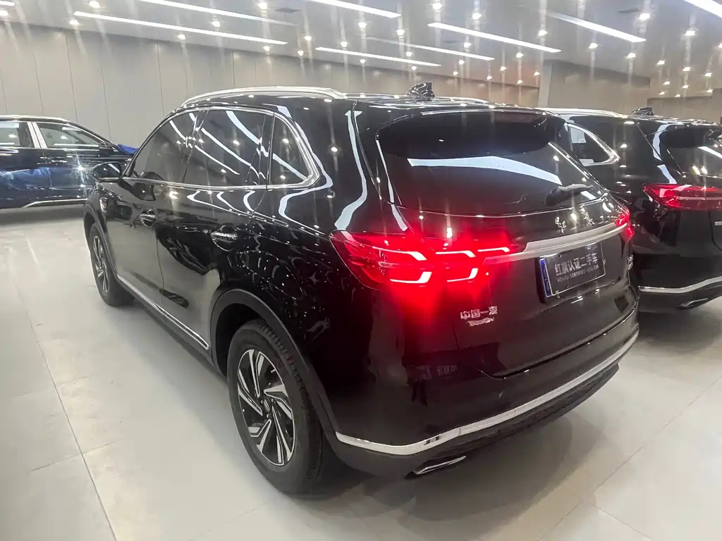 HONGQI HS5 2023