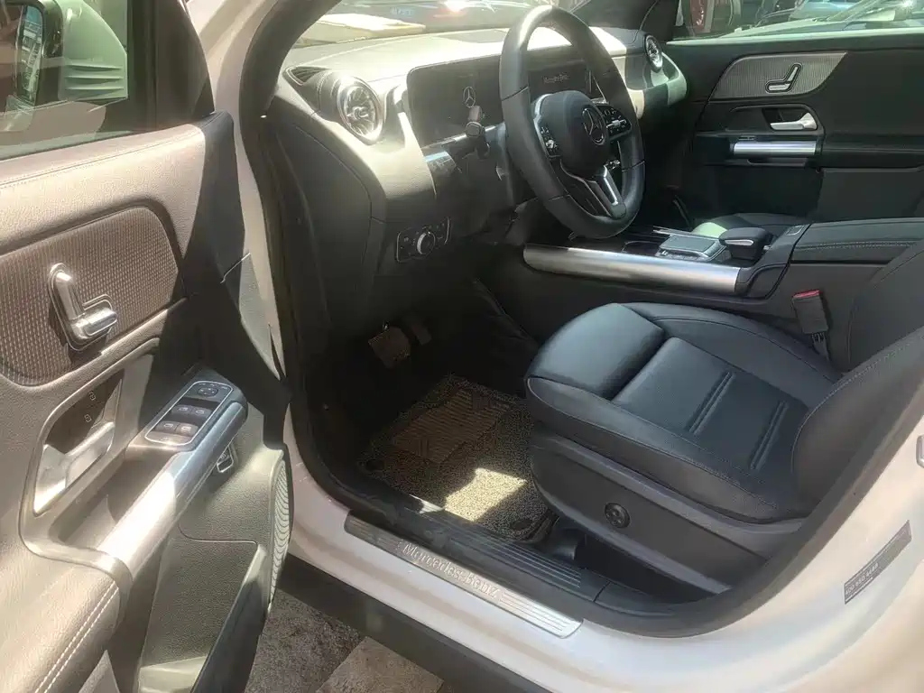 VOLKSWAGEN PASSAT 2023