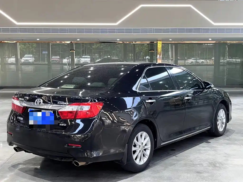 TOYOTA CAMRY 2013