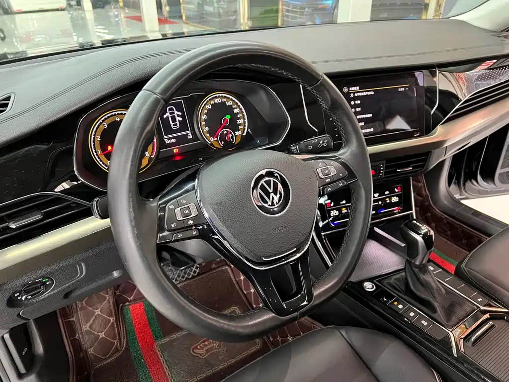 VOLKSWAGEN PASSAT 2021