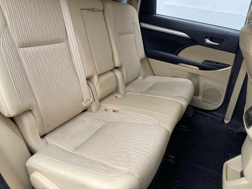 TOYOTA HIGHLANDER 2021