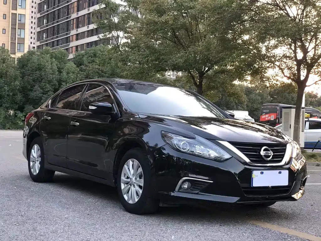 NISSAN TEANA 2018