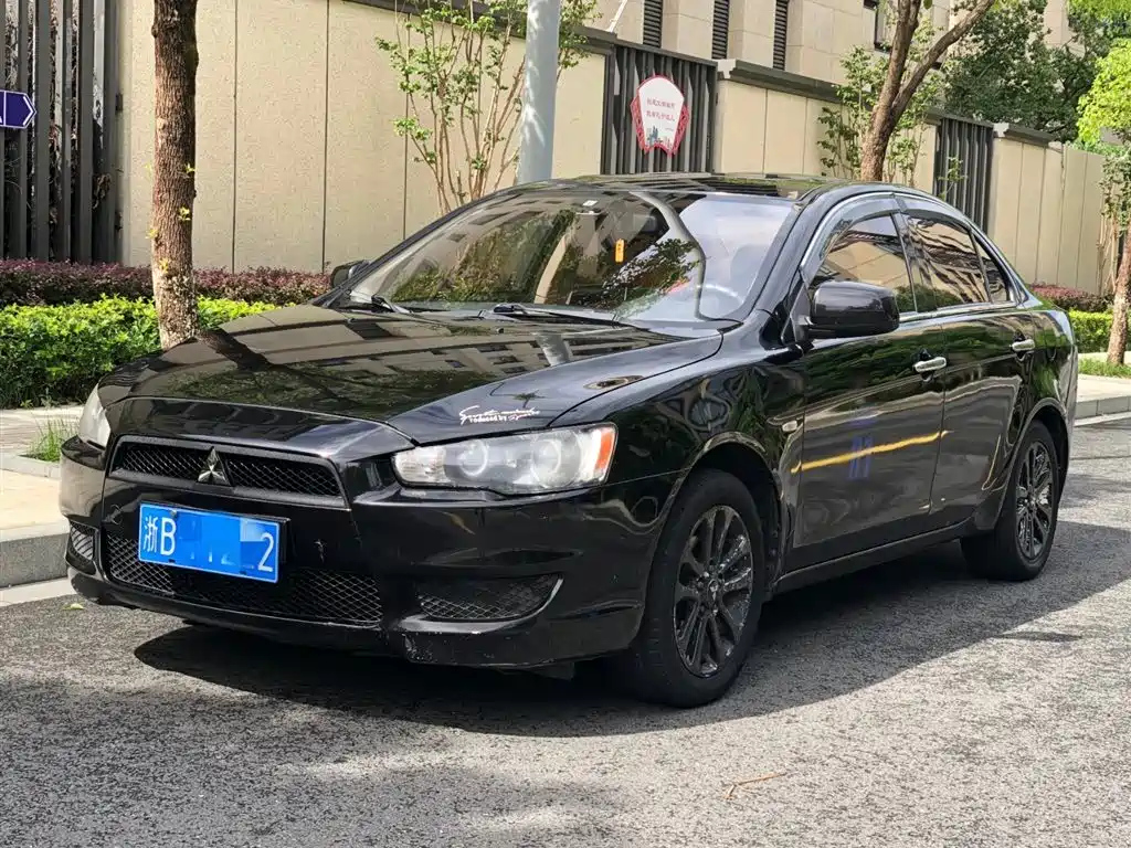 MITSUBISHI LANCER EX 2012