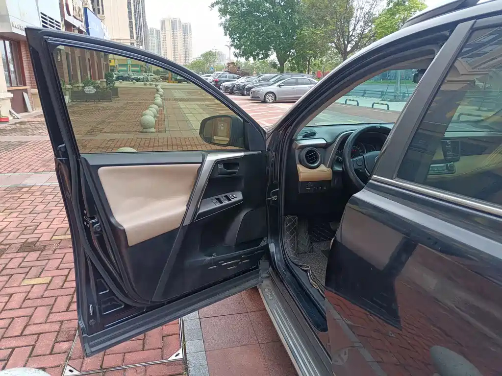 TOYOTA RAV4 RONGFANG 2017