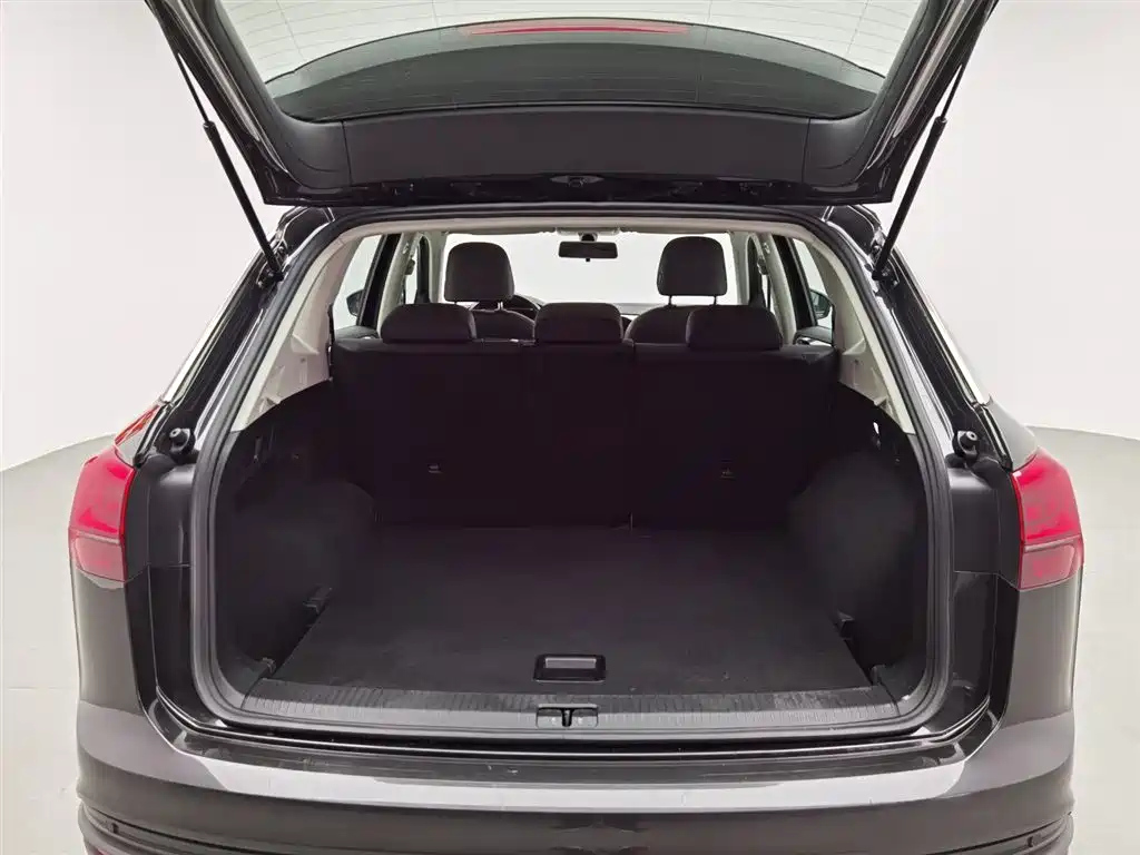 VOLKSWAGEN TAYRON 2020