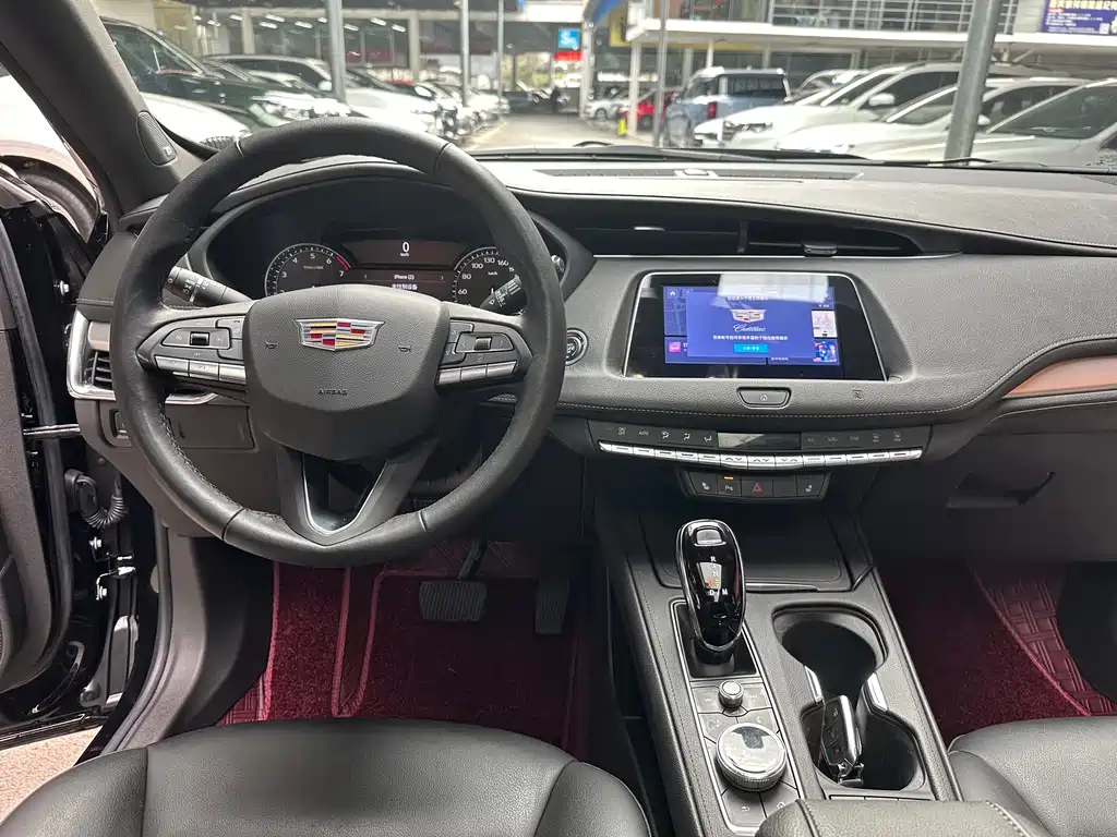 CADILLAC XT4 2021