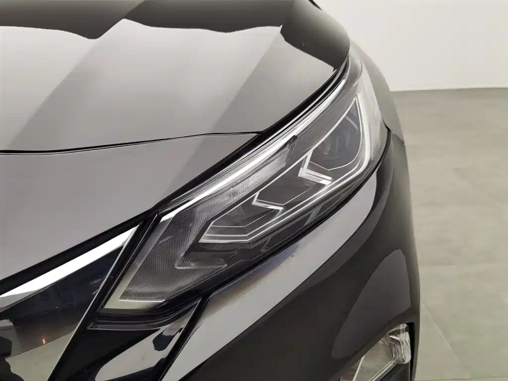 NISSAN TEANA 2020