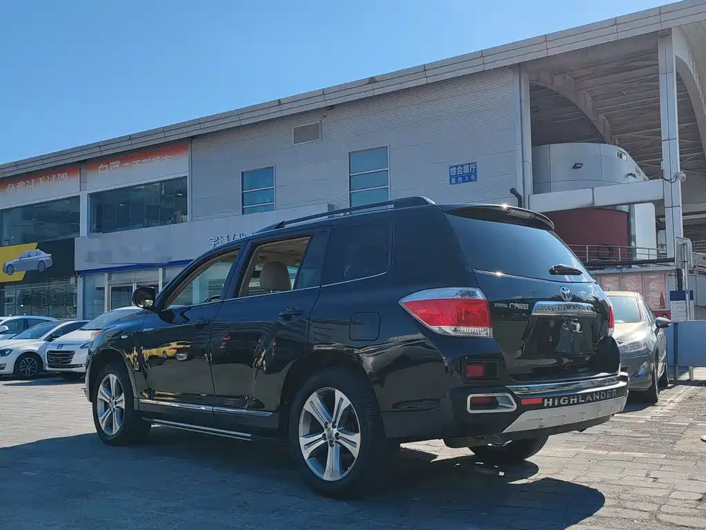 TOYOTA HIGHLANDER 2012