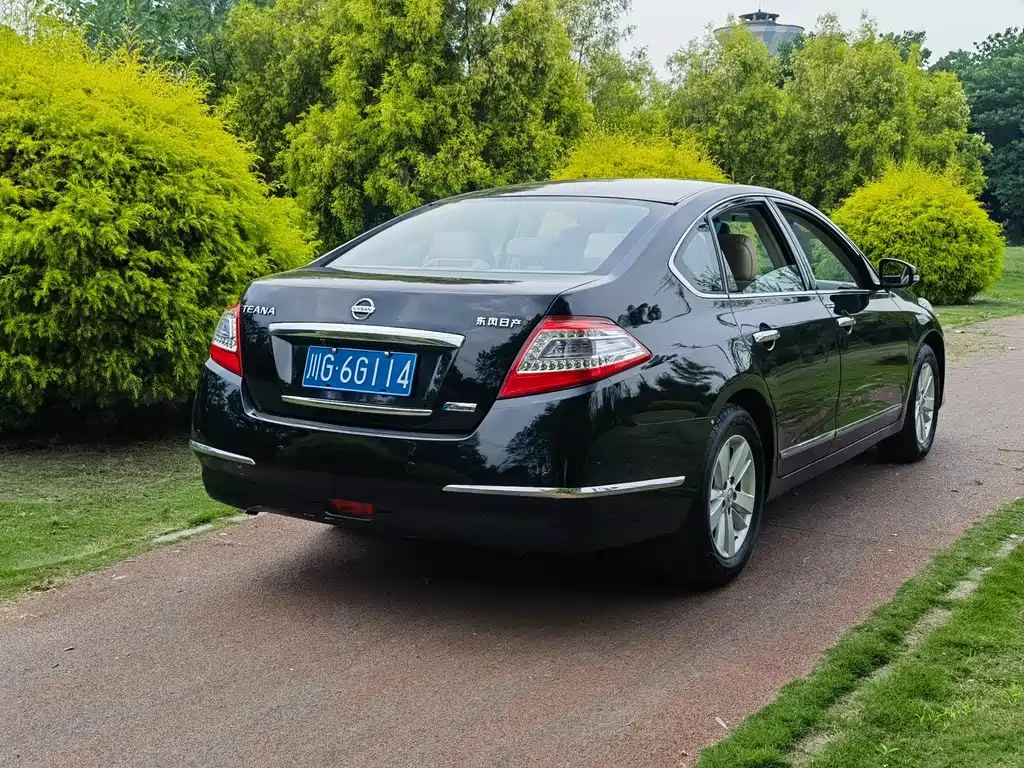NISSAN TEANA 2012