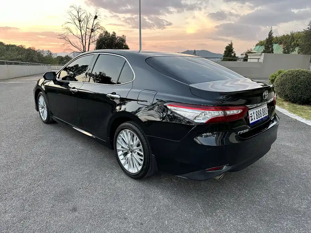 TOYOTA CAMRY 2020