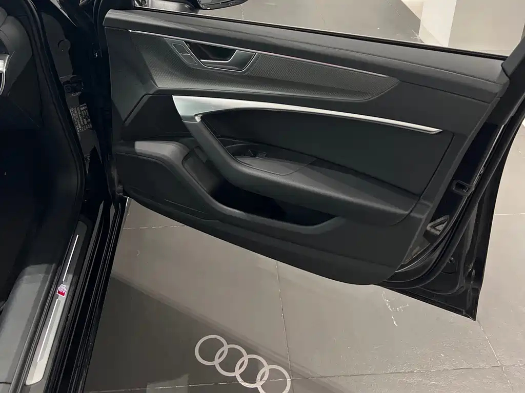 AUDI A6L 2023