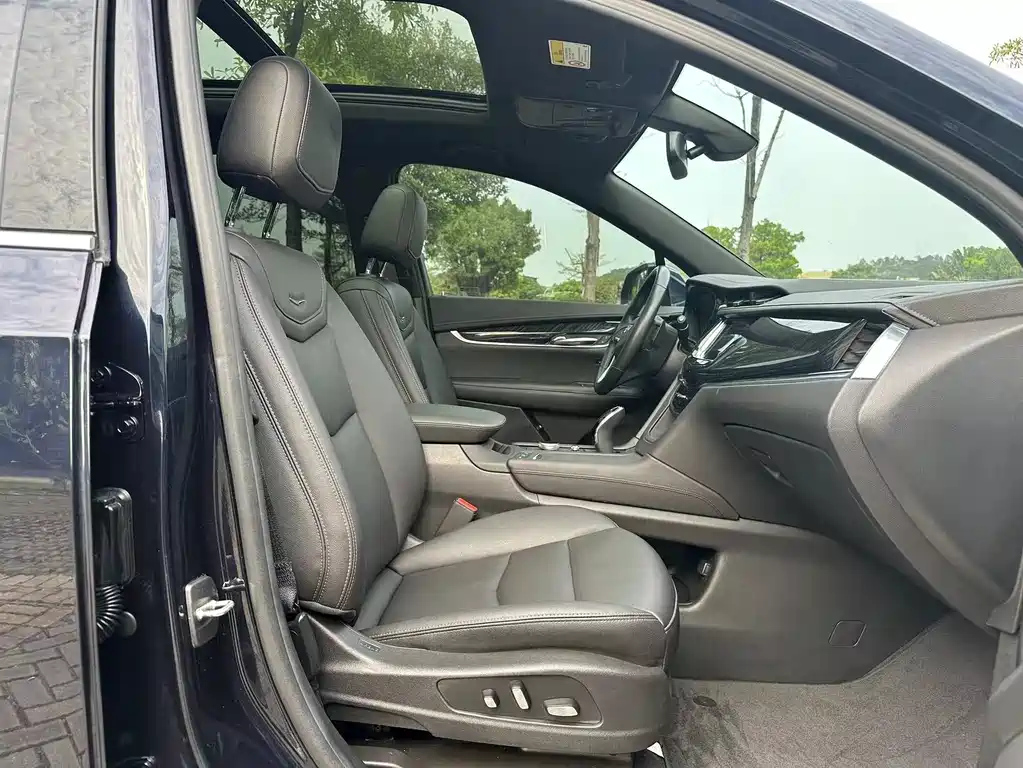 CADILLAC XT6 2021