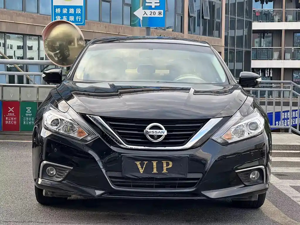 NISSAN TEANA 2018