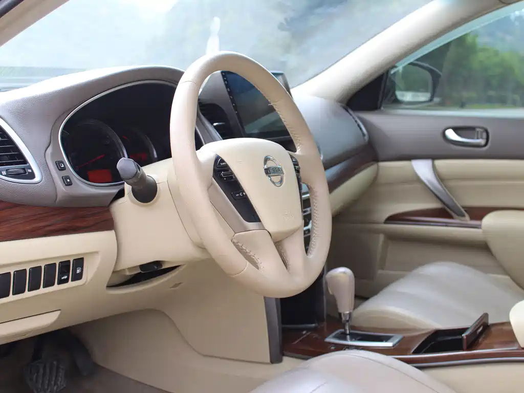 NISSAN TEANA 2009