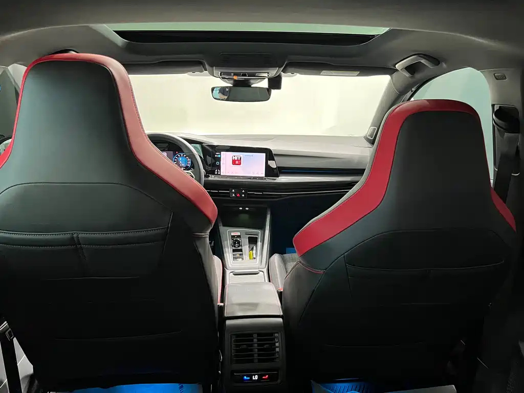 VOLKSWAGEN GOLF 2022