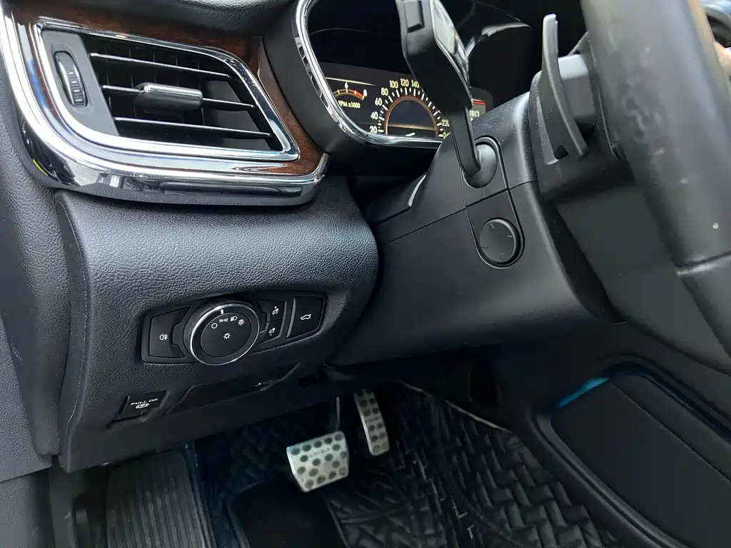 LINCOLN CONTINENTAL 2019