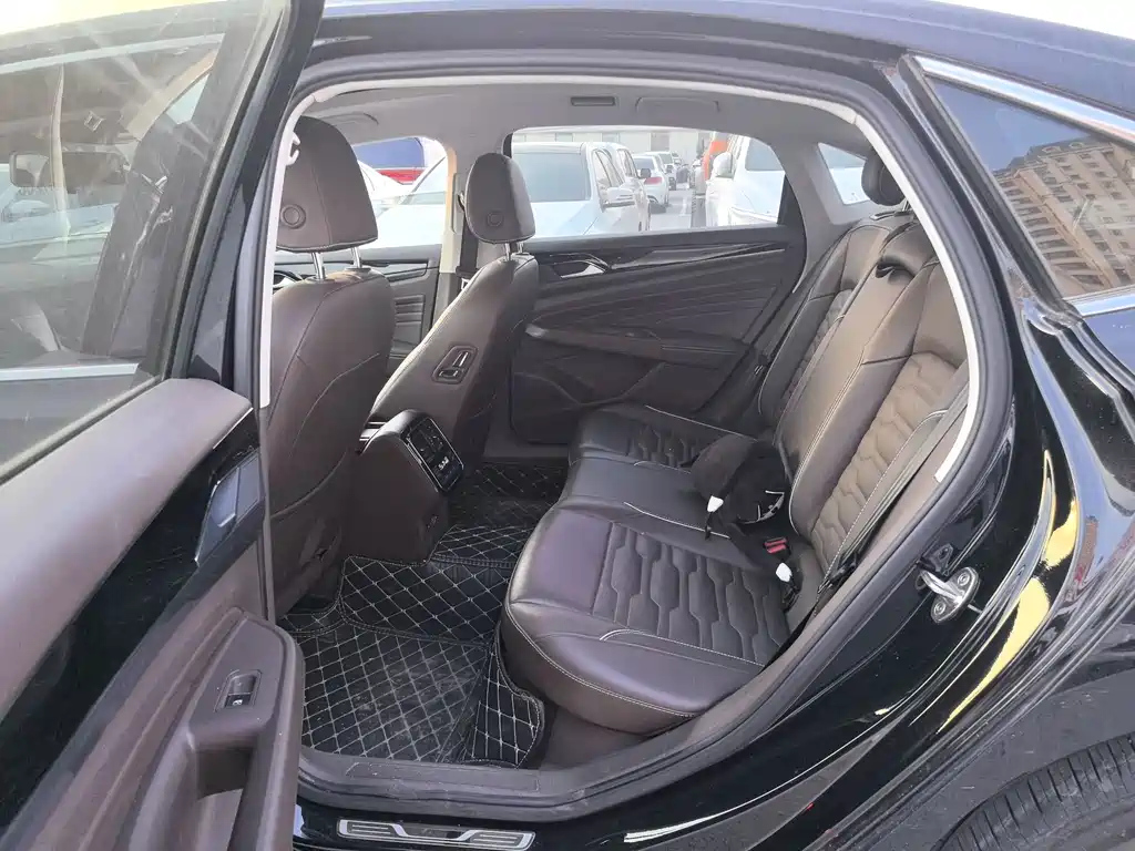 VOLKSWAGEN PASSAT 2021