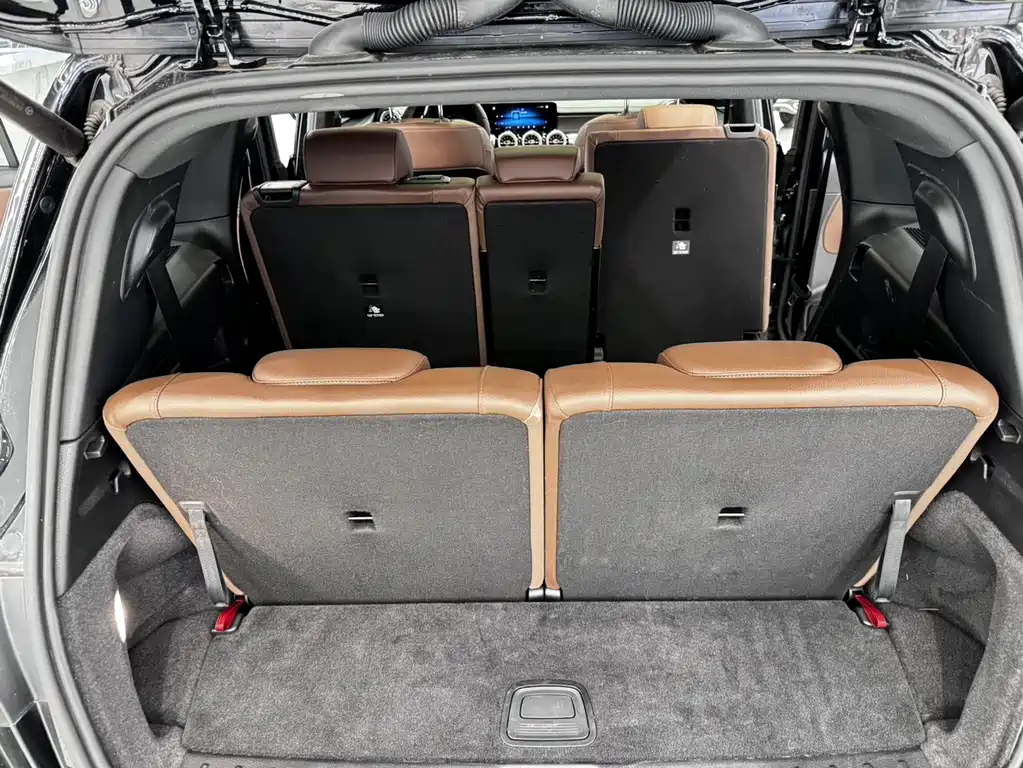 MERCEDES BENZ GLB 2023
