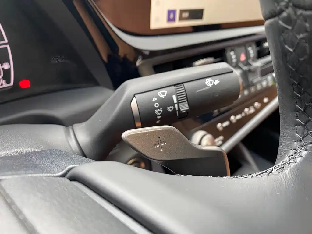 LEXUS ES 2023