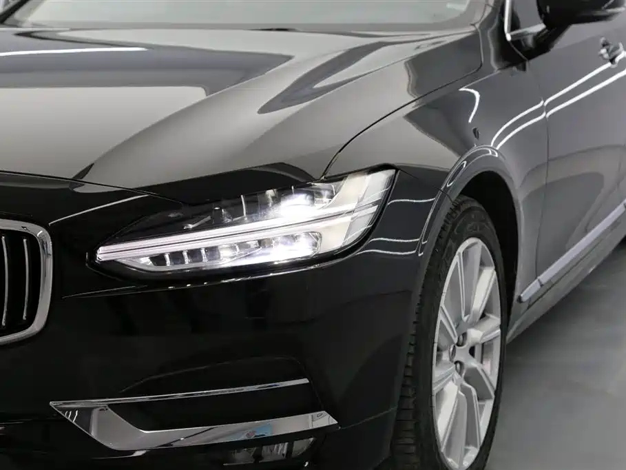 VOLVO S90 2020