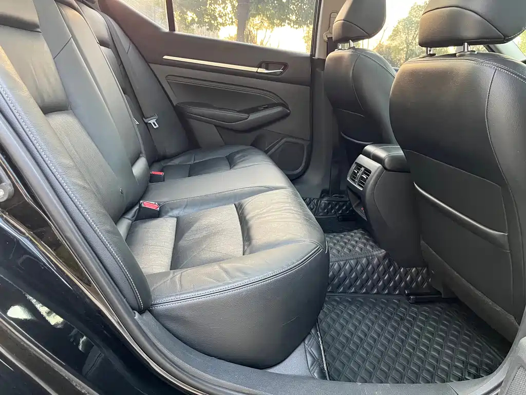 NISSAN TEANA 2021