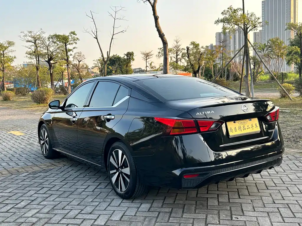 NISSAN TEANA 2022