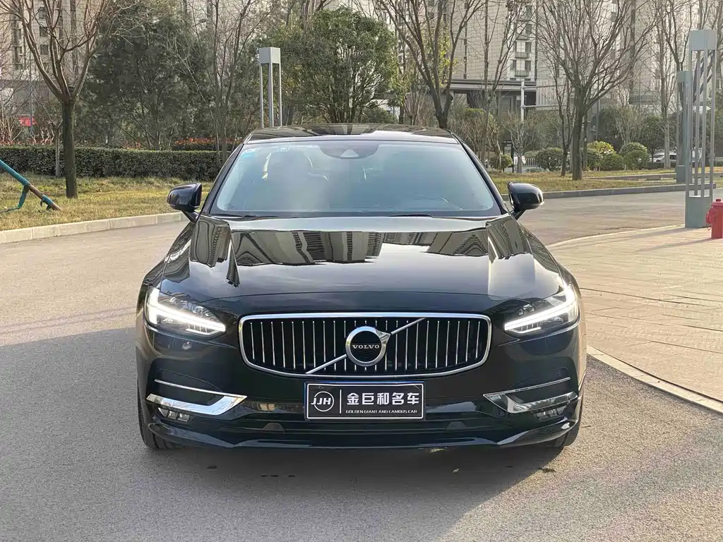 VOLVO S90 2019