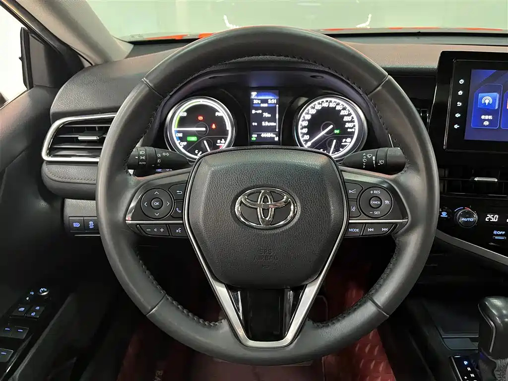 TOYOTA CAMRY 2021