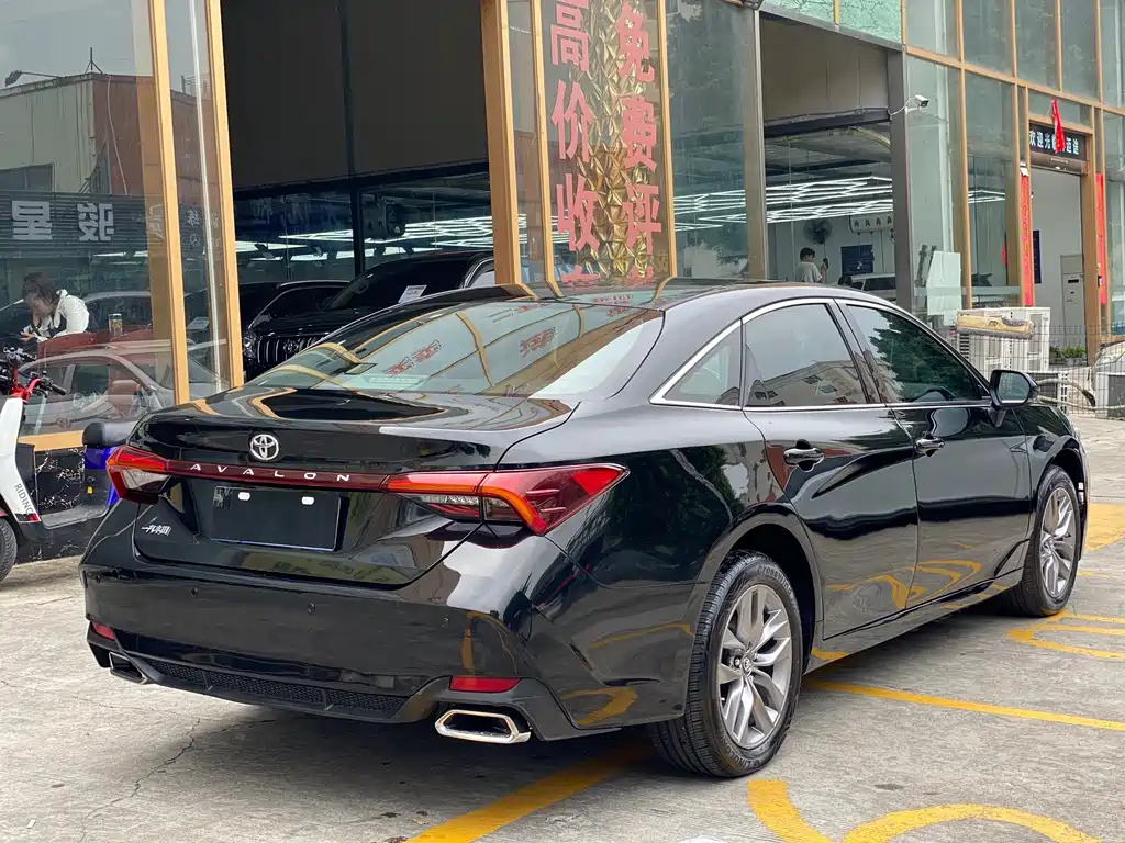 TOYOTA AVALON 2020