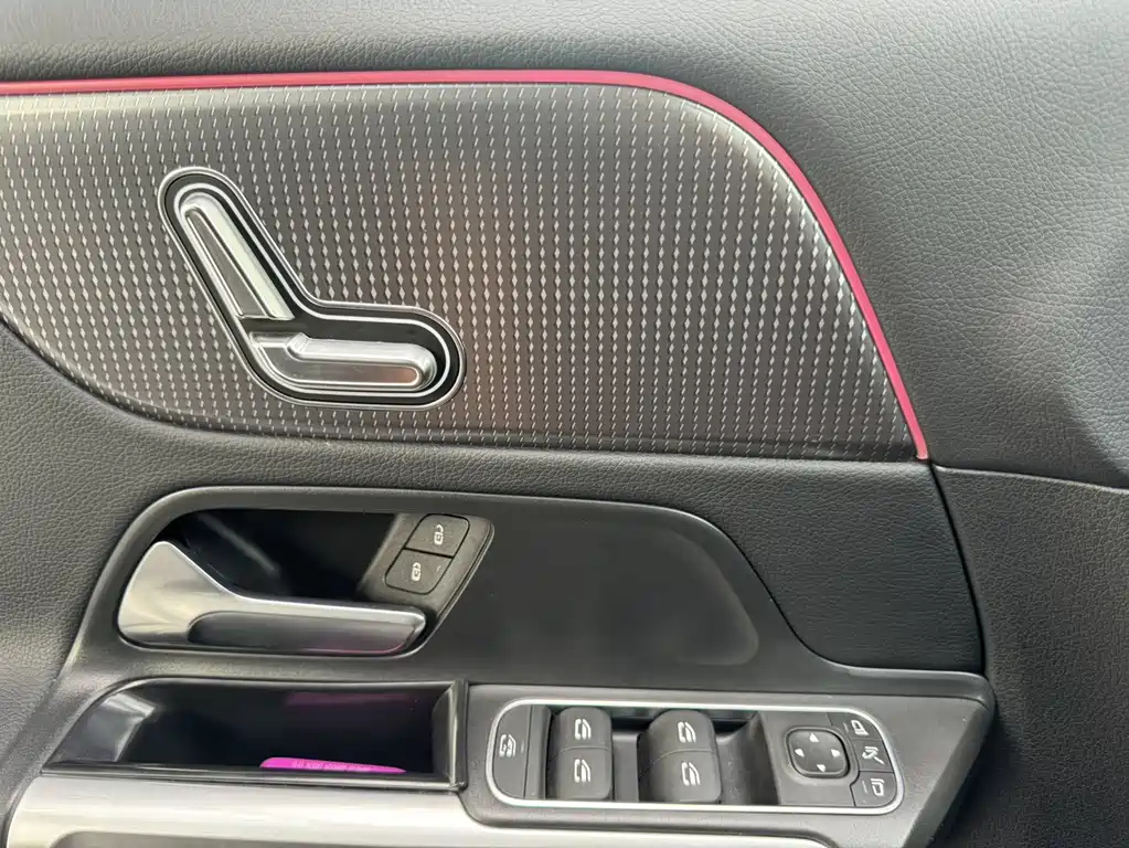 MERCEDES BENZ GLB 2022
