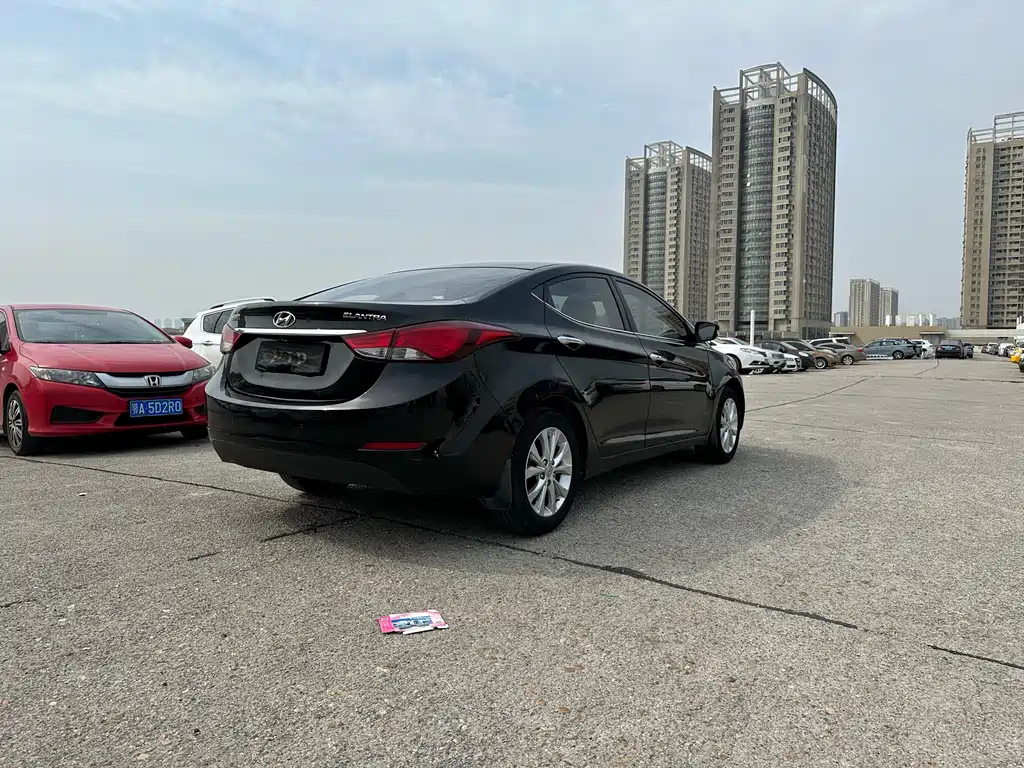 HYUNDAI ELANTRA 2016