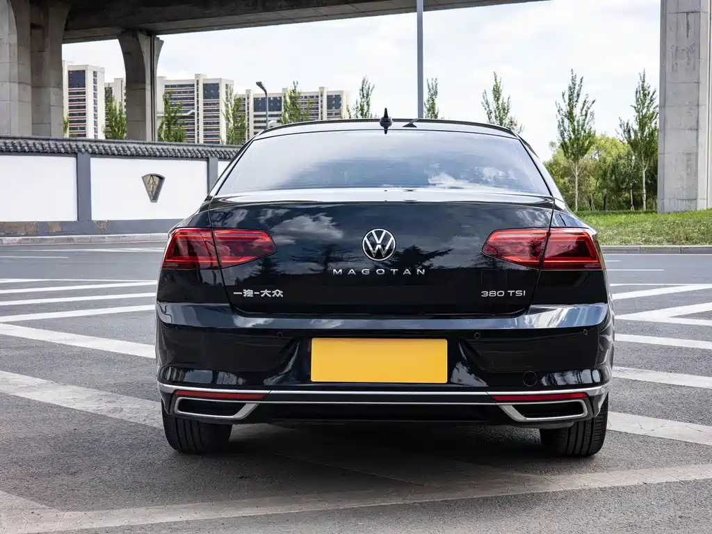 VOLKSWAGEN MAGOTAN 2022