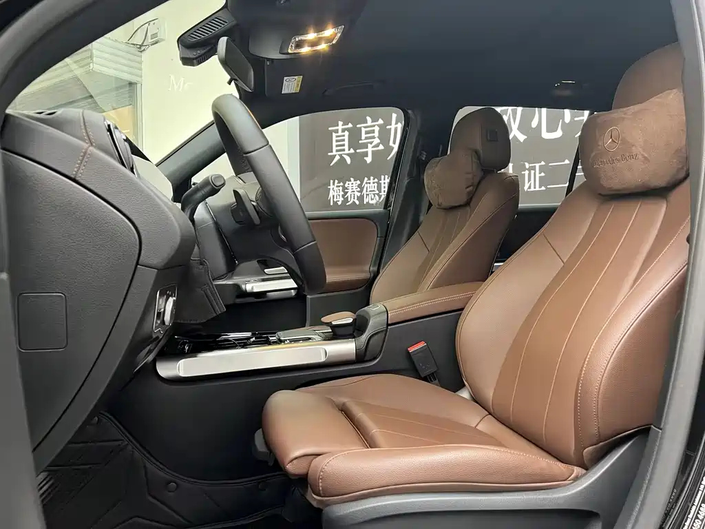 MERCEDES BENZ GLB 2023