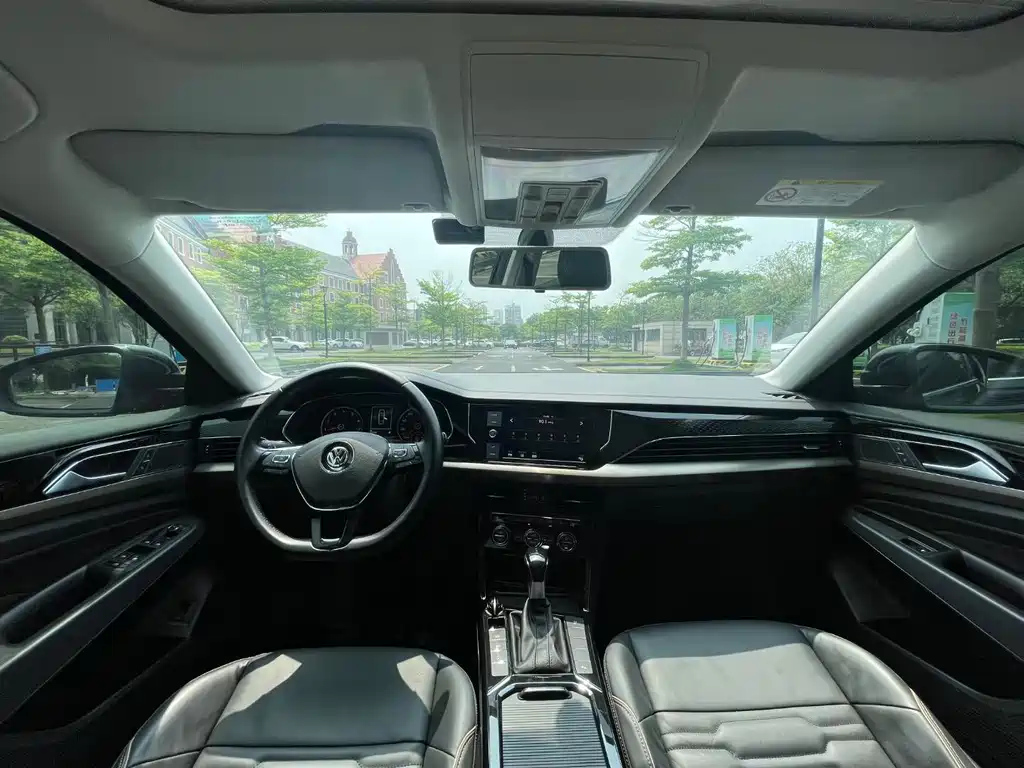 VOLKSWAGEN PASSAT 2020