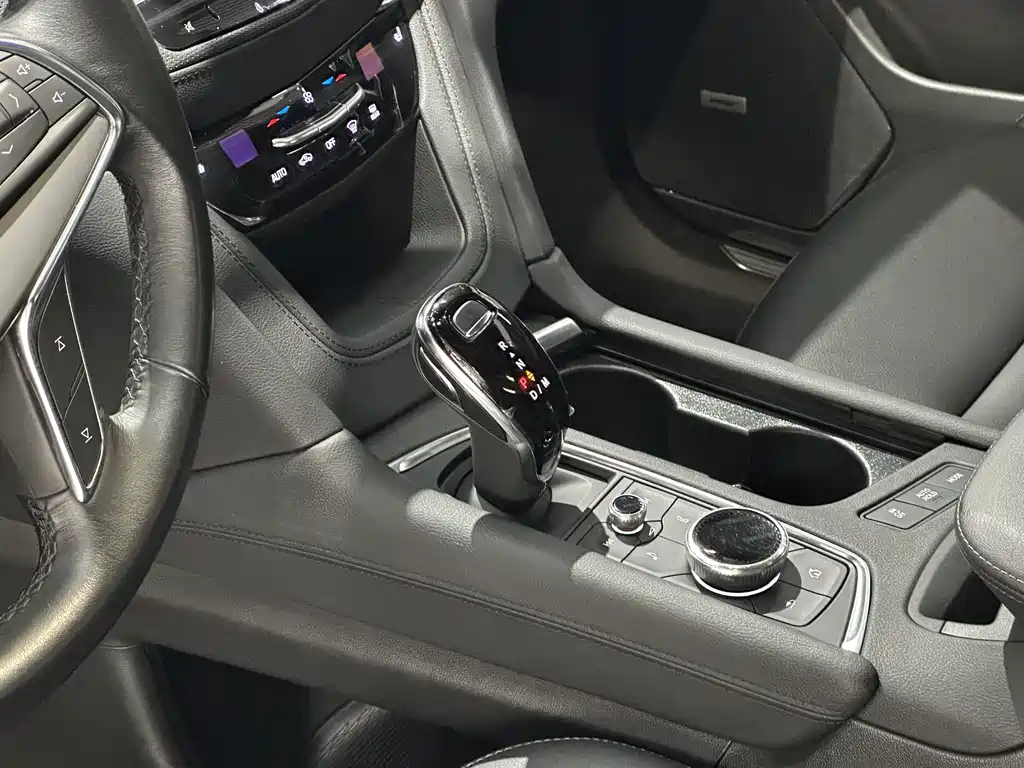 CADILLAC XT5 2022