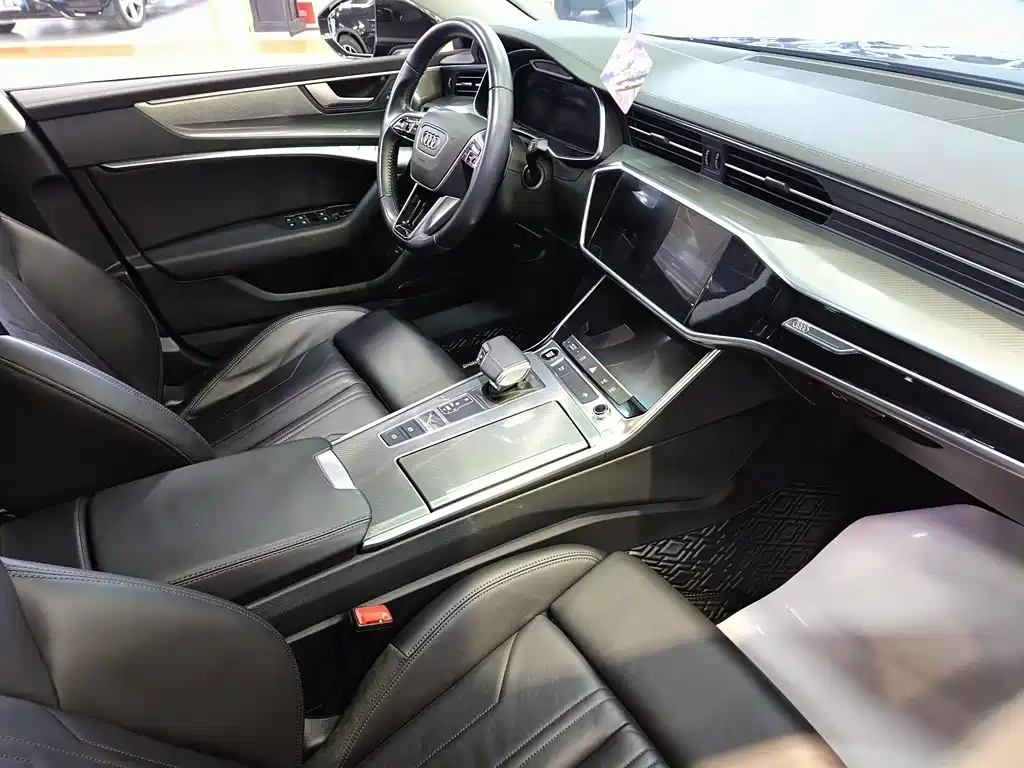 AUDI A7 2022